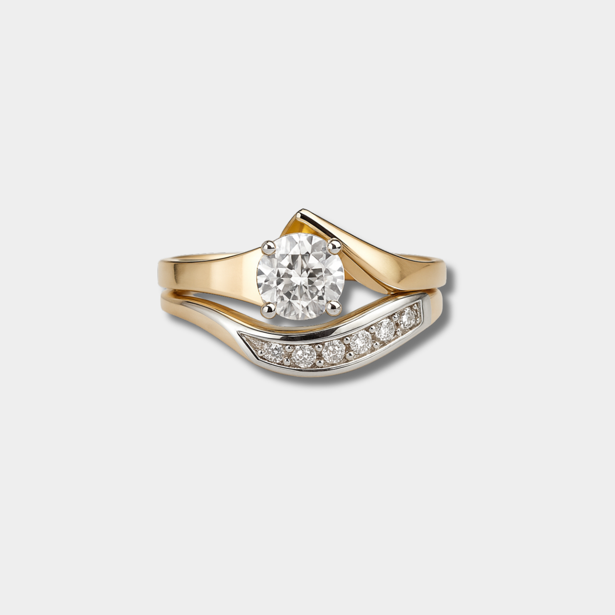 Karolína - Anello vintage irregolare in oro e argento con zirconi