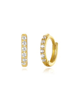 Nora – Delicati orecchini in oro dalla forma chiara.