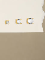 Evelína – Delicati orecchini in oro con curve eleganti.