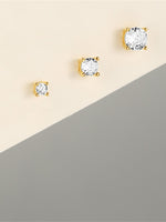 Evelína – Delicati orecchini in oro con curve eleganti.