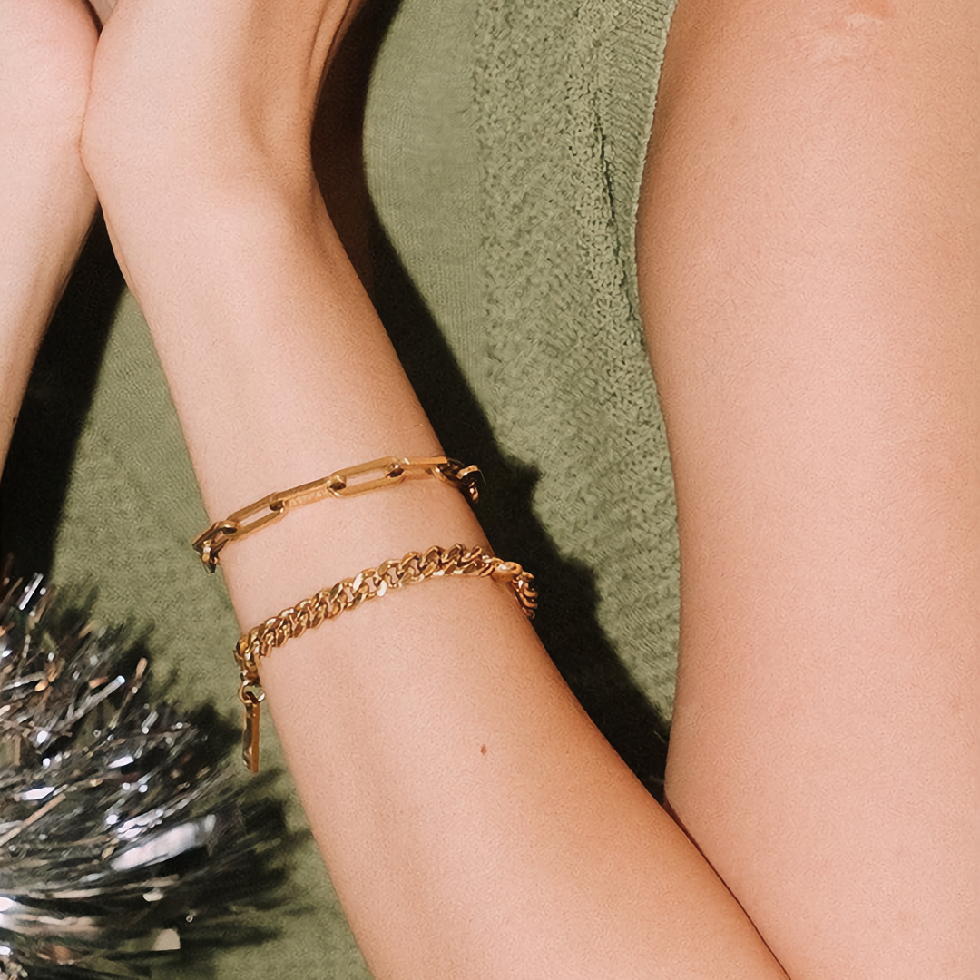 Anna – Bracciale in oro con design a strati.