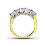 Amélie – Delicato anello di diamanti con decorazione a corona.