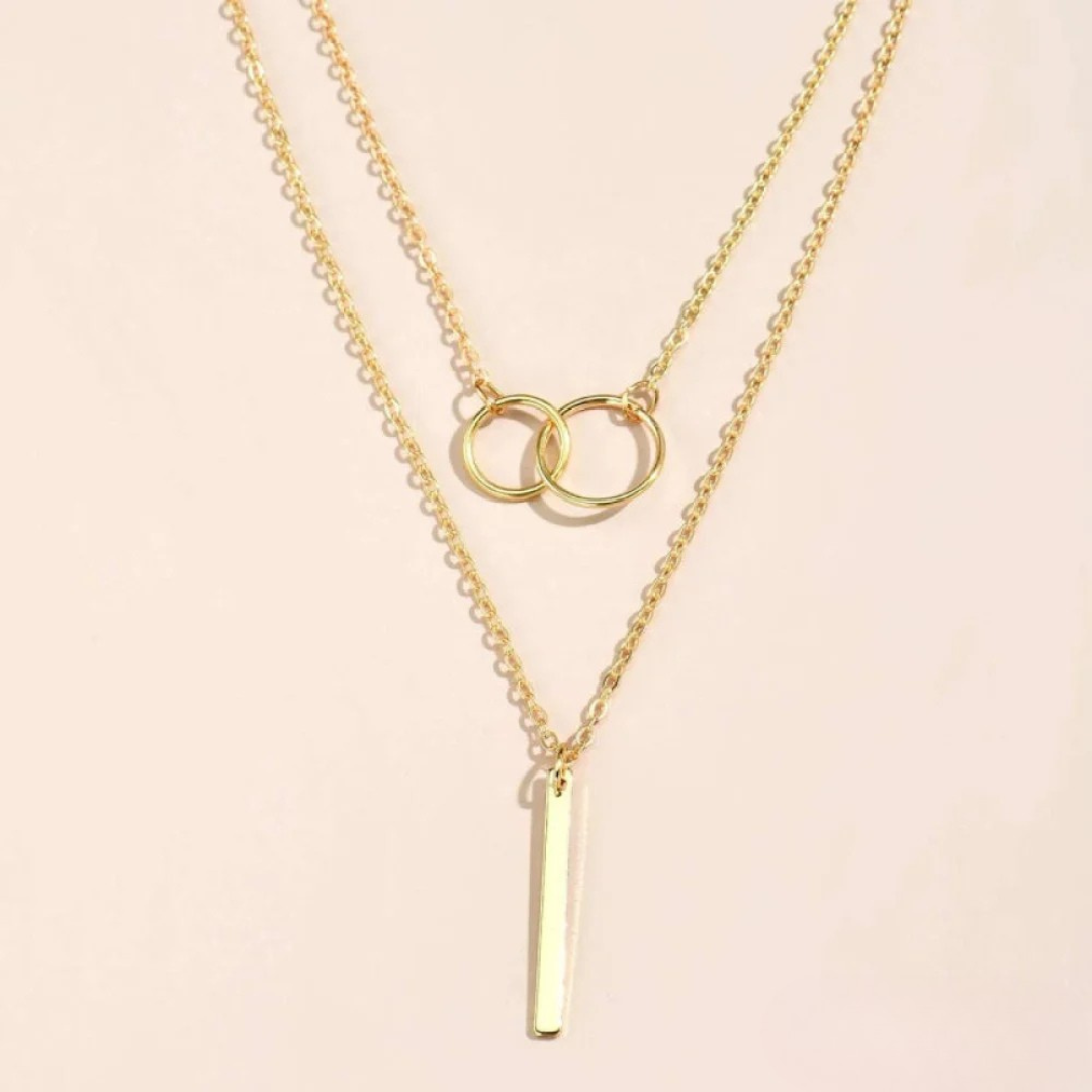 Dorina – Collana dorata con delicato pendente