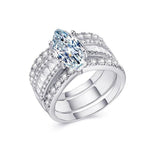 Veronika – Anello con diamanti e dettagli in oro.