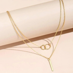 Dorina – Collana dorata con delicato pendente