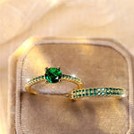 Victoria – Braccialetti in oro e smeraldi.