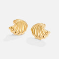 Anneliese – Orecchini in oro a forma di conchiglia.