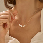 Juliana – Collana dorata dalla struttura minimalista