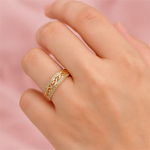 Kerstin – Anello dorato liscio e cavo