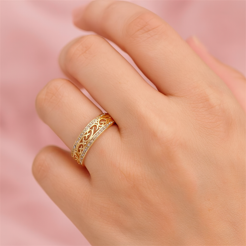 Kerstin – Anello dorato liscio e cavo
