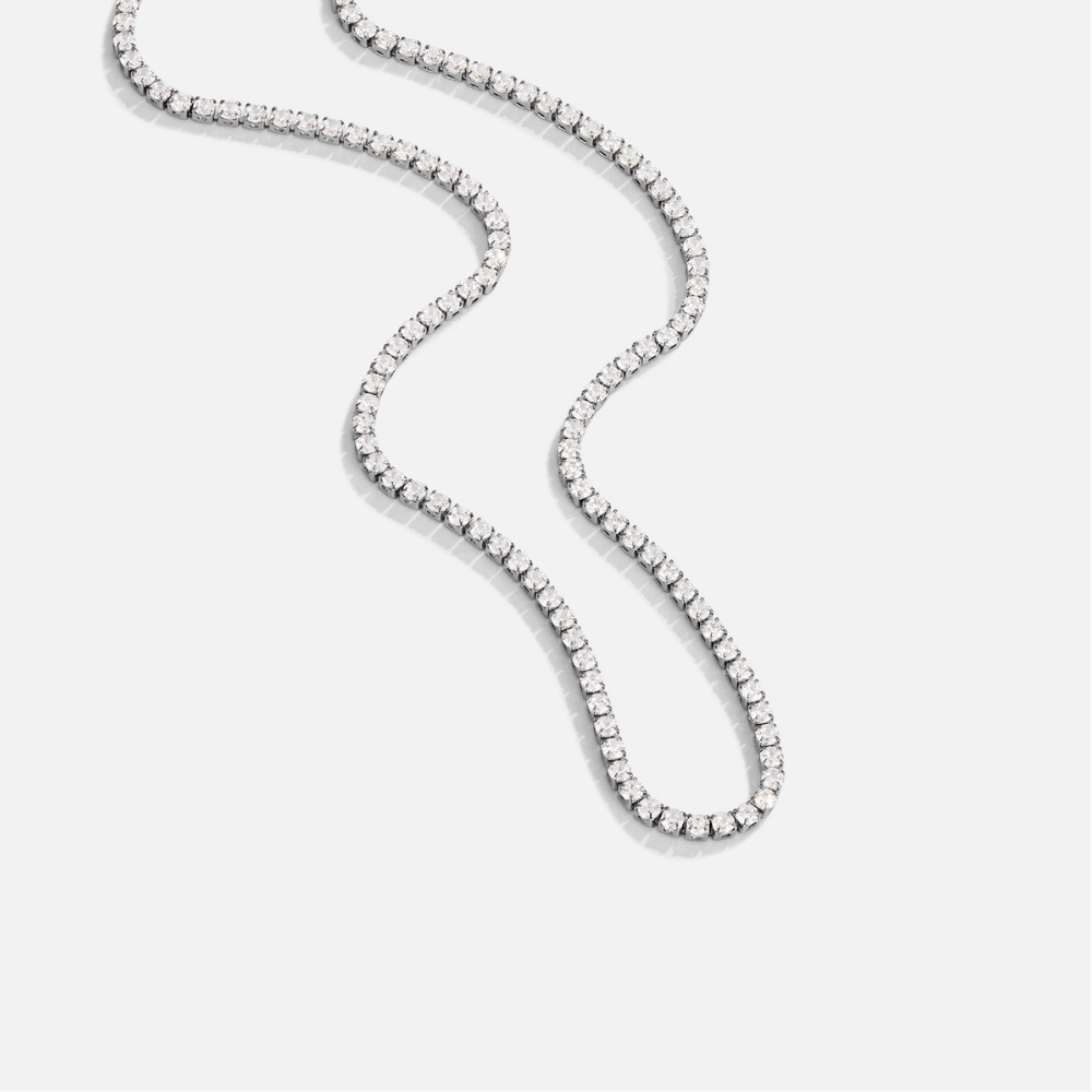 Greta – Collana dorata con mini medaglione