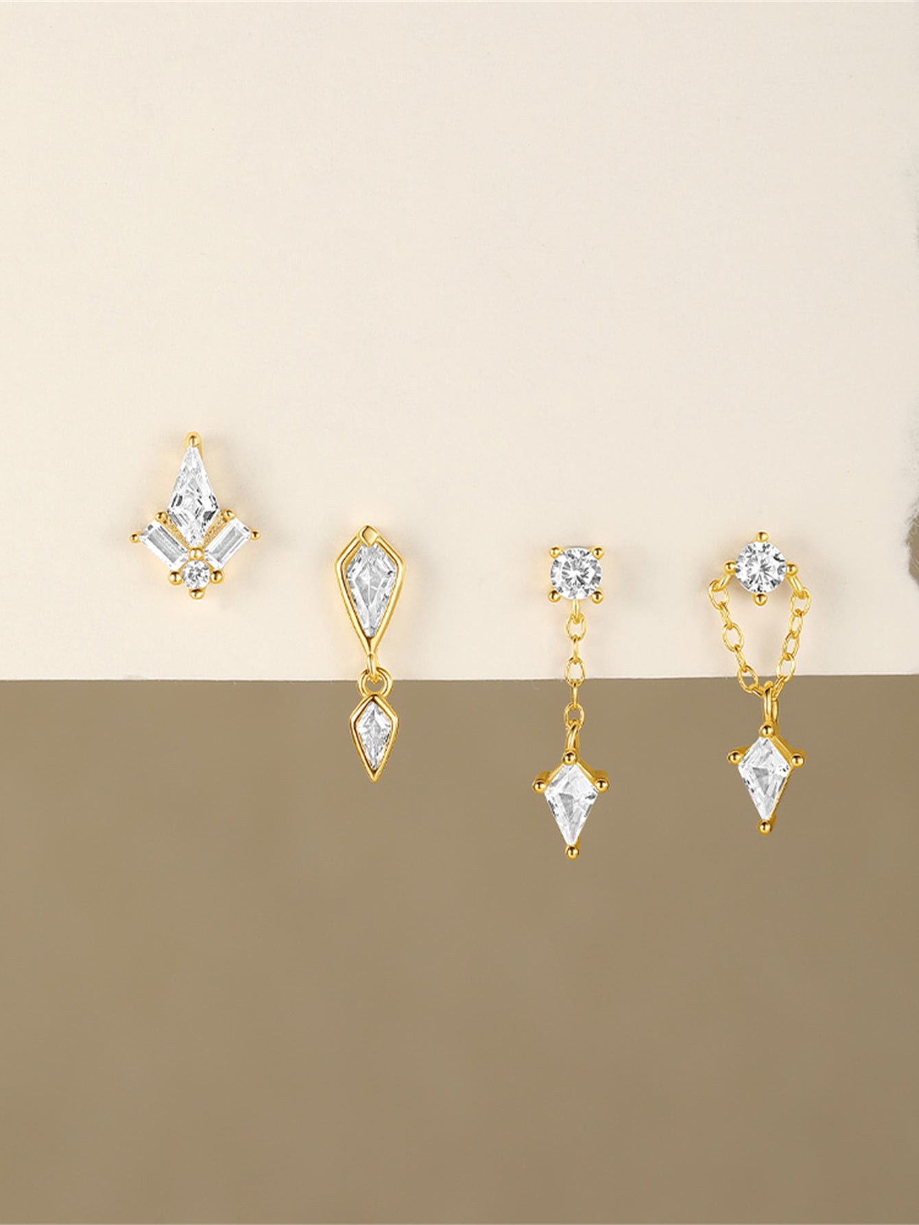 Jana – Orecchini in oro con un design dalle linee delicate