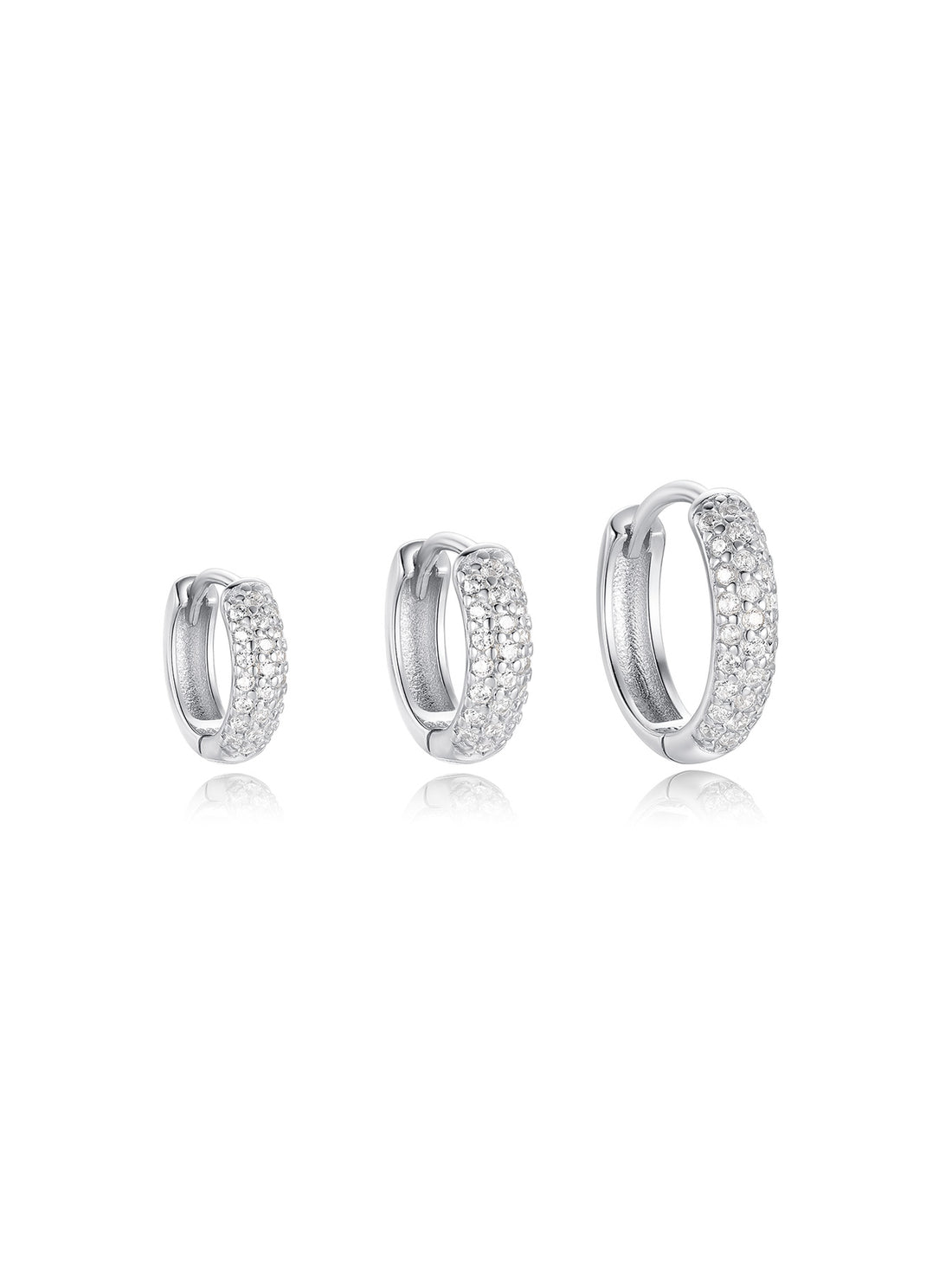 Sina – Orecchini in oro dall’eleganza minimalista.