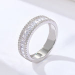 Beatrix – Anello doppio con incastonatura a pavé.