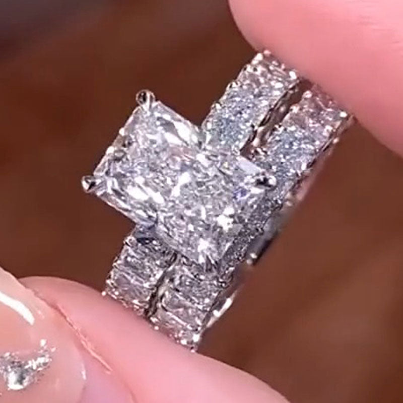 Kateřina – Anello di diamanti con caratteristico taglio baguette.