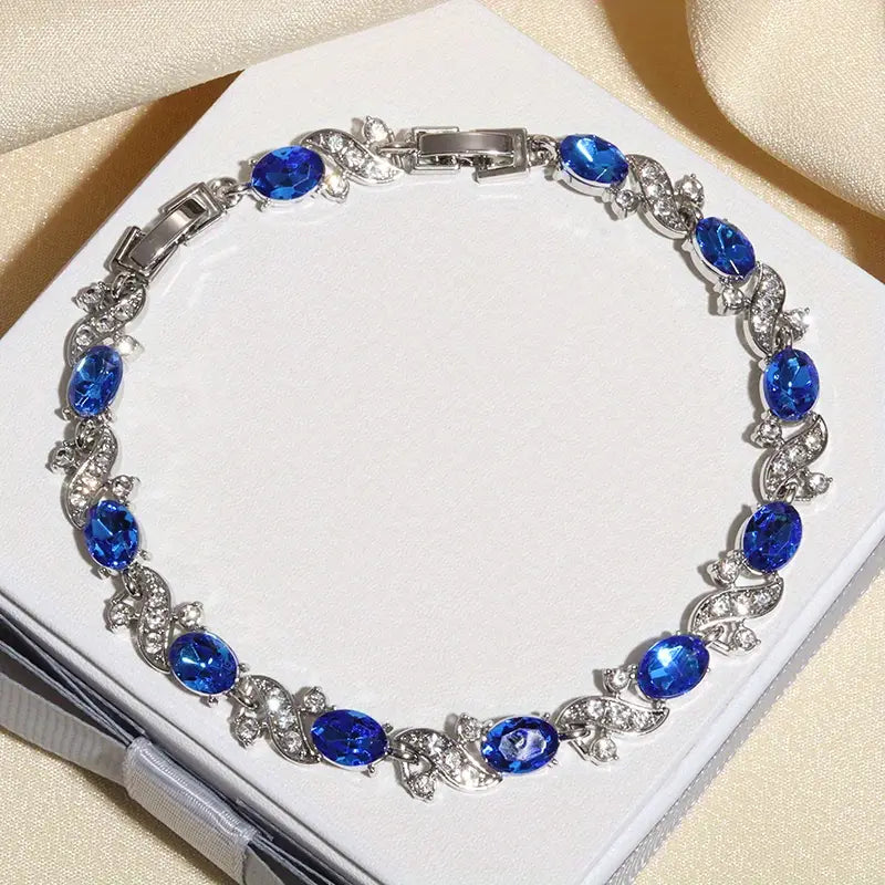 Alena – Delicato bracciale in zaffiro dalla forma circolare.