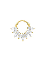 Daniela – Delicati orecchini in oro dalla forma fluida.