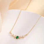 Klara – Collana doppia con pendente di smeraldo.