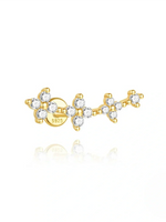 Irina – Orecchini in oro dalla silhouette strutturata.