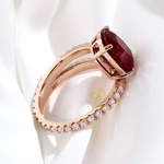 Ulla – Anello in rubino con montatura in oro