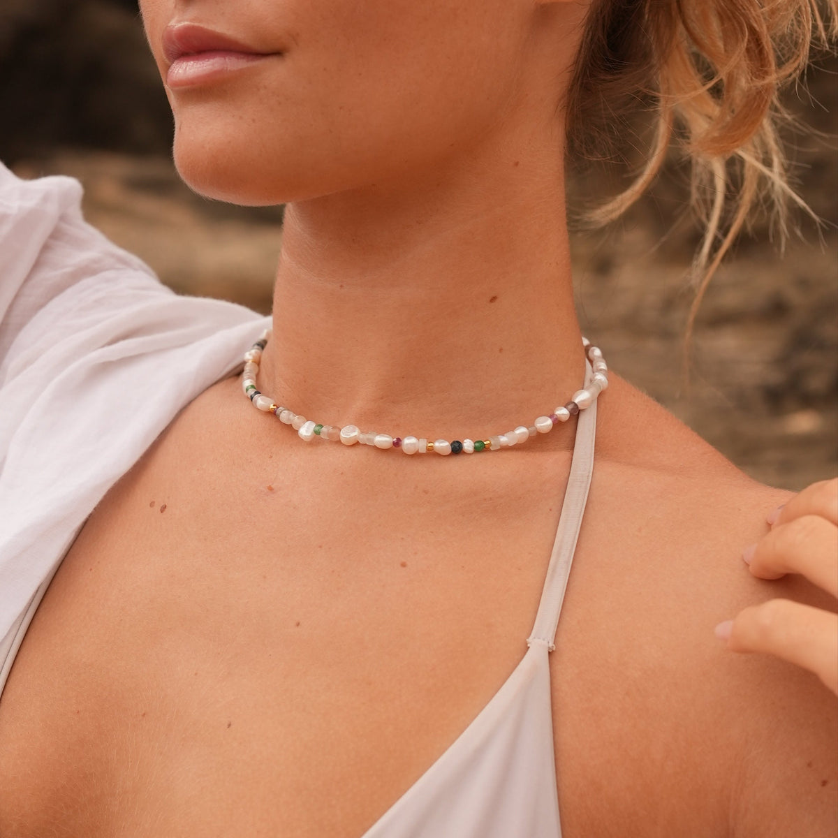 Klara – Collana dorata delicata con mini perle