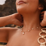Greta – Collana dorata con piccole perline