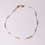 Helena – Collana dorata con pendente rettangolare