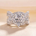 Emilie – Anello con diamante lucido dal taglio rettangolare.
