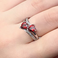 Johana – Delicato anello in rubino con cuore.