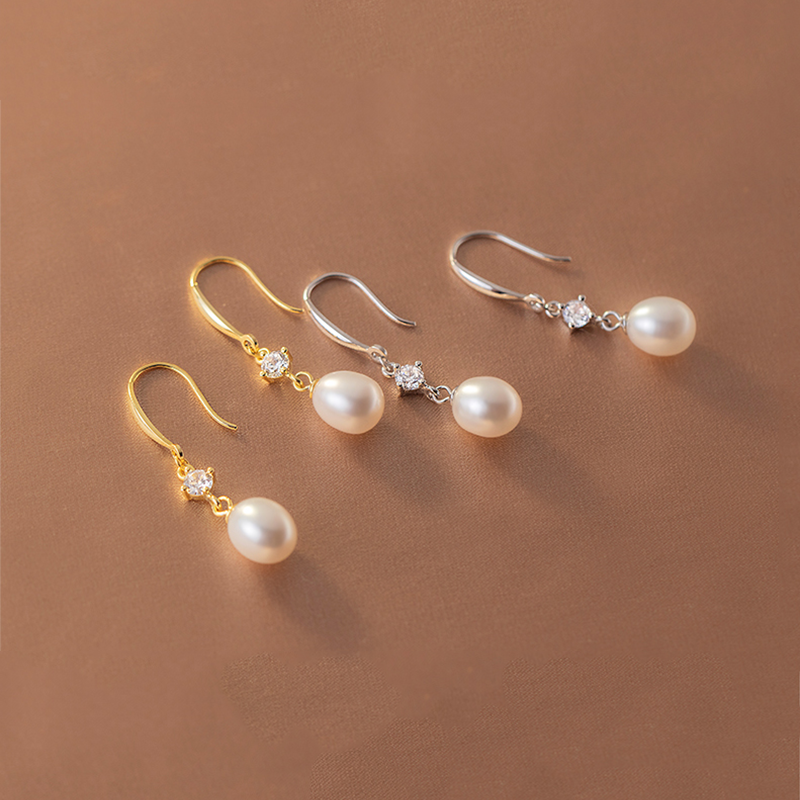 Nora – Classico bracciale di perle con chiusura moderna.