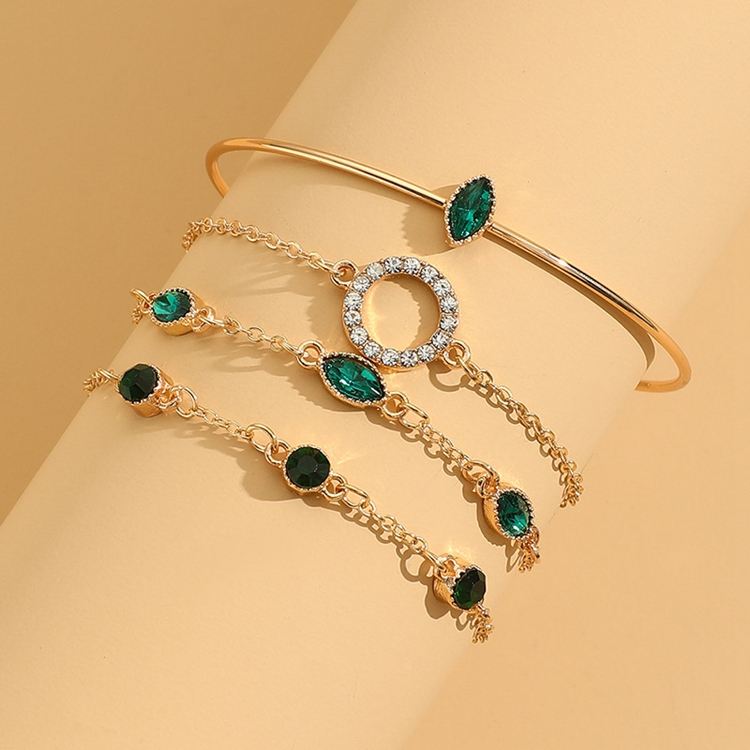 Marisa – Bracciale di smeraldi con montatura in oro.