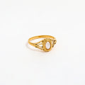 Klára – Anello in oro minimalista con una delicata onda.