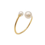 Johana – Anello con finale asimmetrico in perla.