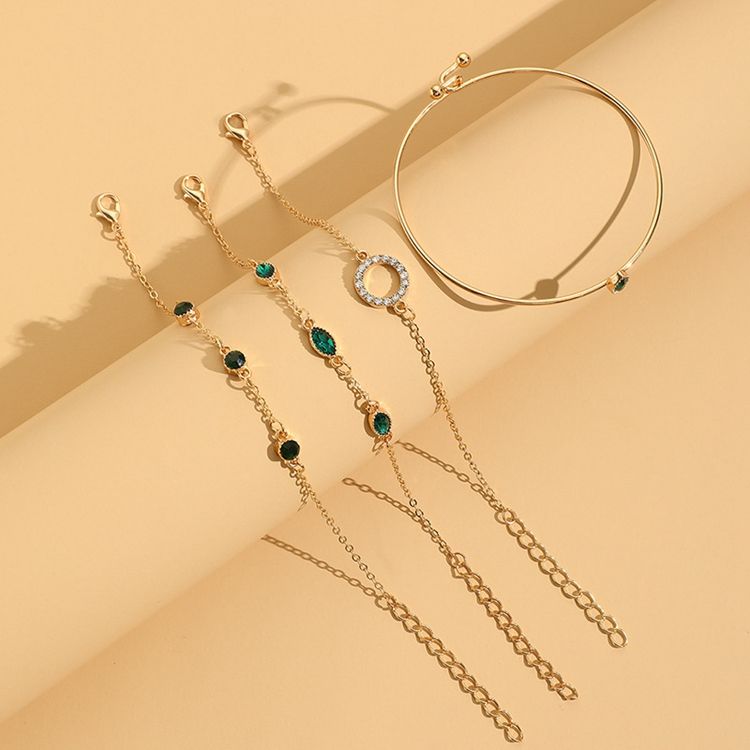 Marisa – Bracciale di smeraldi con montatura in oro.