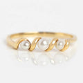 Helena – Anello placcato oro con perle.