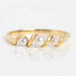 Helena – Anello placcato oro con perle.