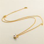 Johana-Luisa – Orecchini in oro con doppia perla.