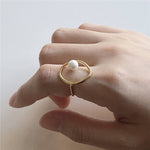 Greta – Anello placcato oro con perla.