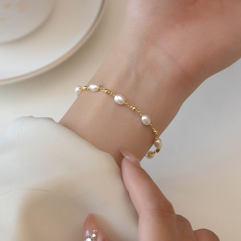 Pavla – Bracciale di perle pregiate con chiusura in oro.