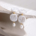 Romina – Bracciale in oro con perle e maglie delicate.