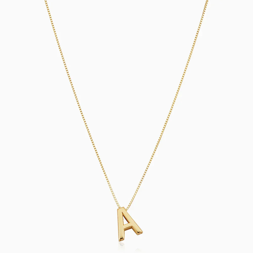 Jutta – Collana dorata con struttura lineare chiara
