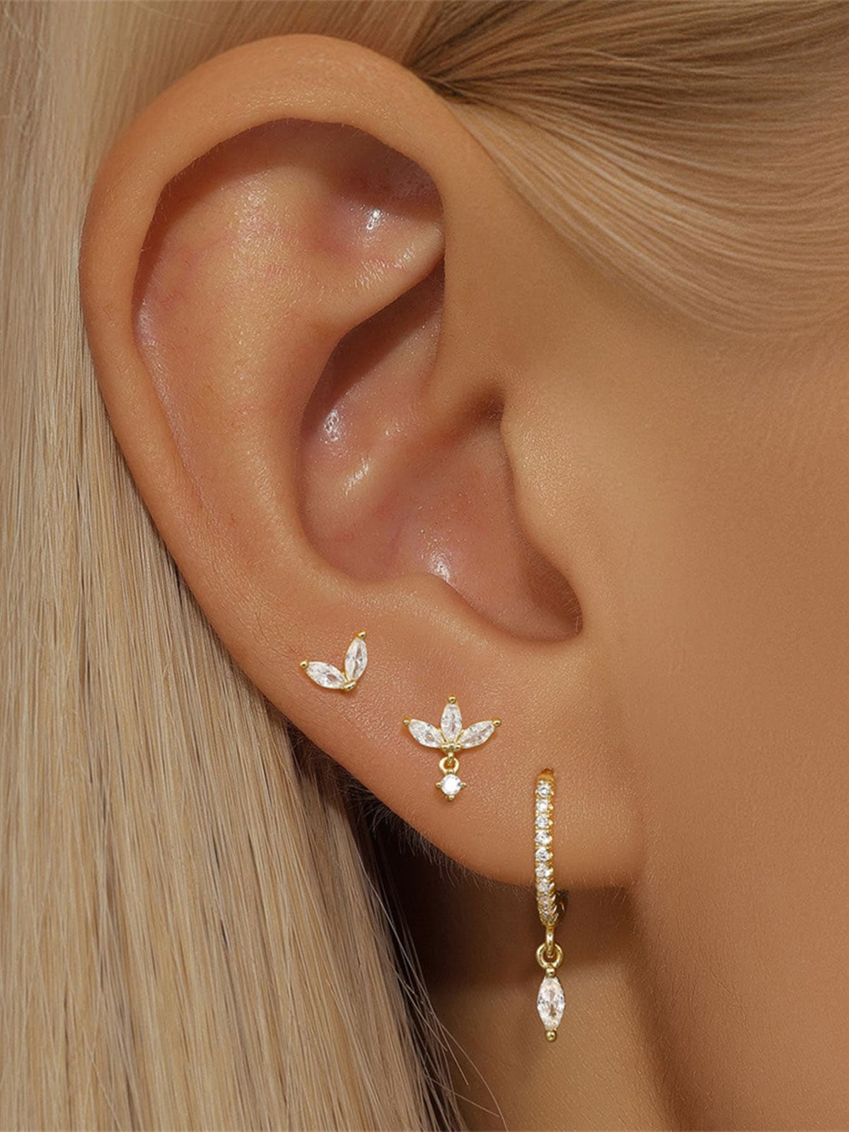 Annelie – Delicati orecchini in oro con filigrana.