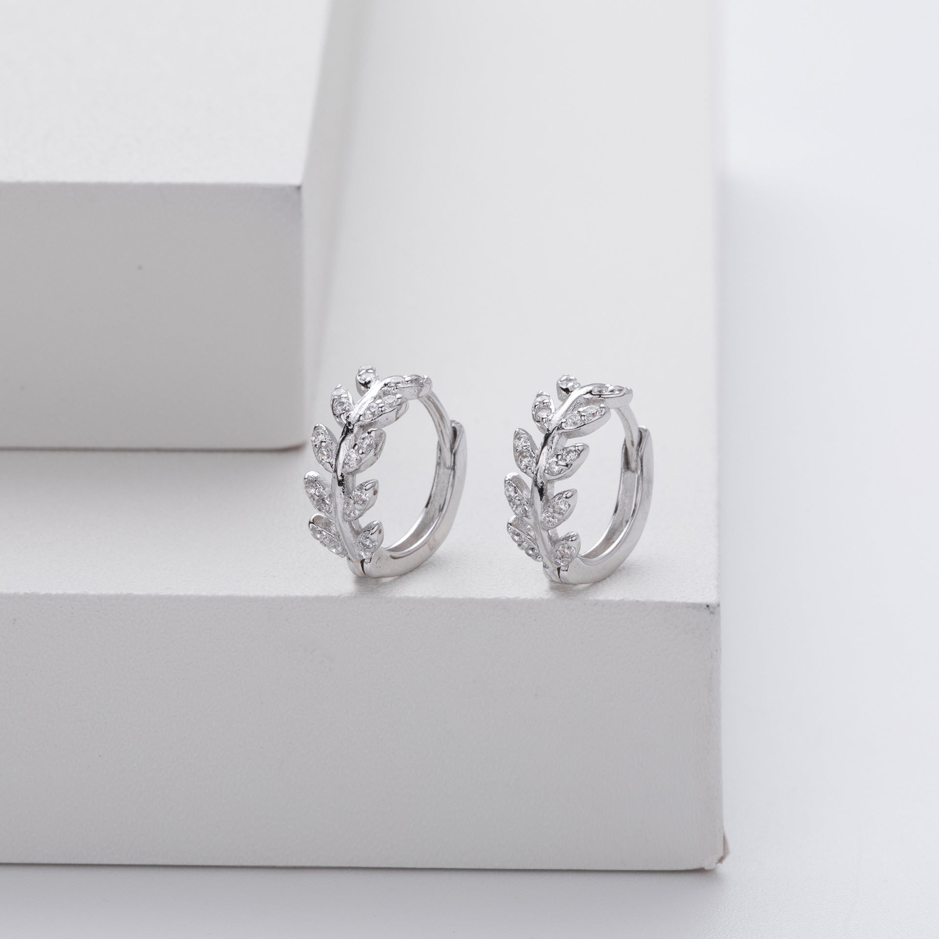 Viktoria – Orecchini in argento con lucentezza chiara