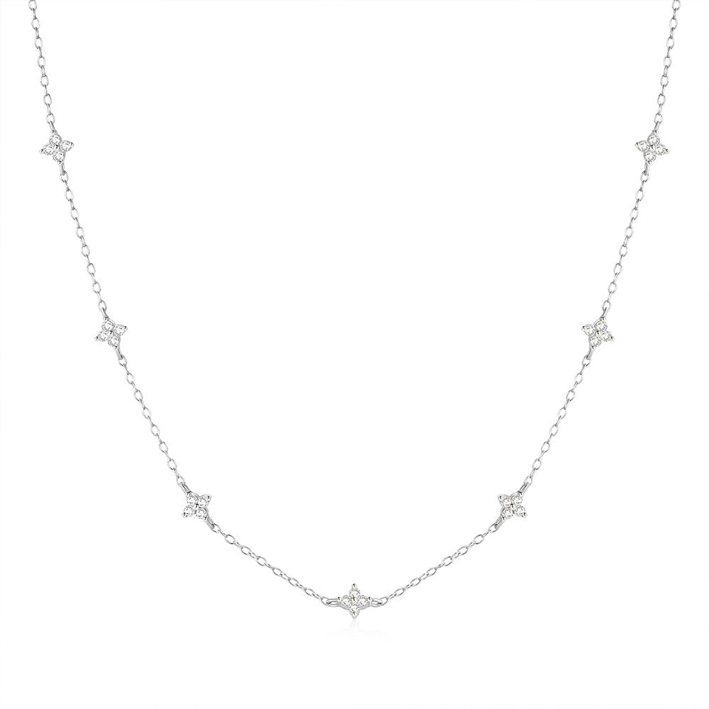Veronica – Catenina sottile in argento con pendente verticale