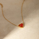 Marlena – Delicata collana con pendente a goccia lucente.