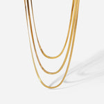 Sofia – Collana multistrato realizzata in oro fino.