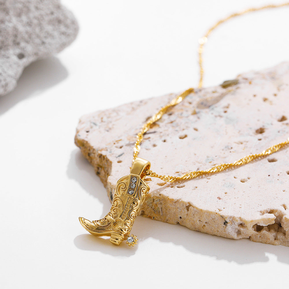 Johana – Delicata collana con incantevoli pendenti in oro.