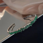 Marlena – Bracciale in smeraldo con lucentezza filigranata.