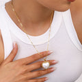 Viktorie – Collana dorata con pendente elegante