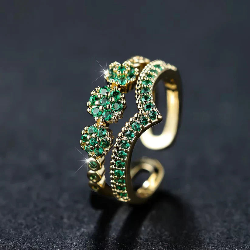Marisa – Anello smeraldo con accenti scintillanti